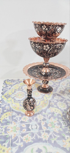سرویس پذیرایی الماس تراش مسی فاخر ۴ تیکه(۳ تا جام با شیرینی خوری)